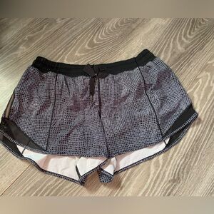 Lululemon Hotty Hot Short 4”